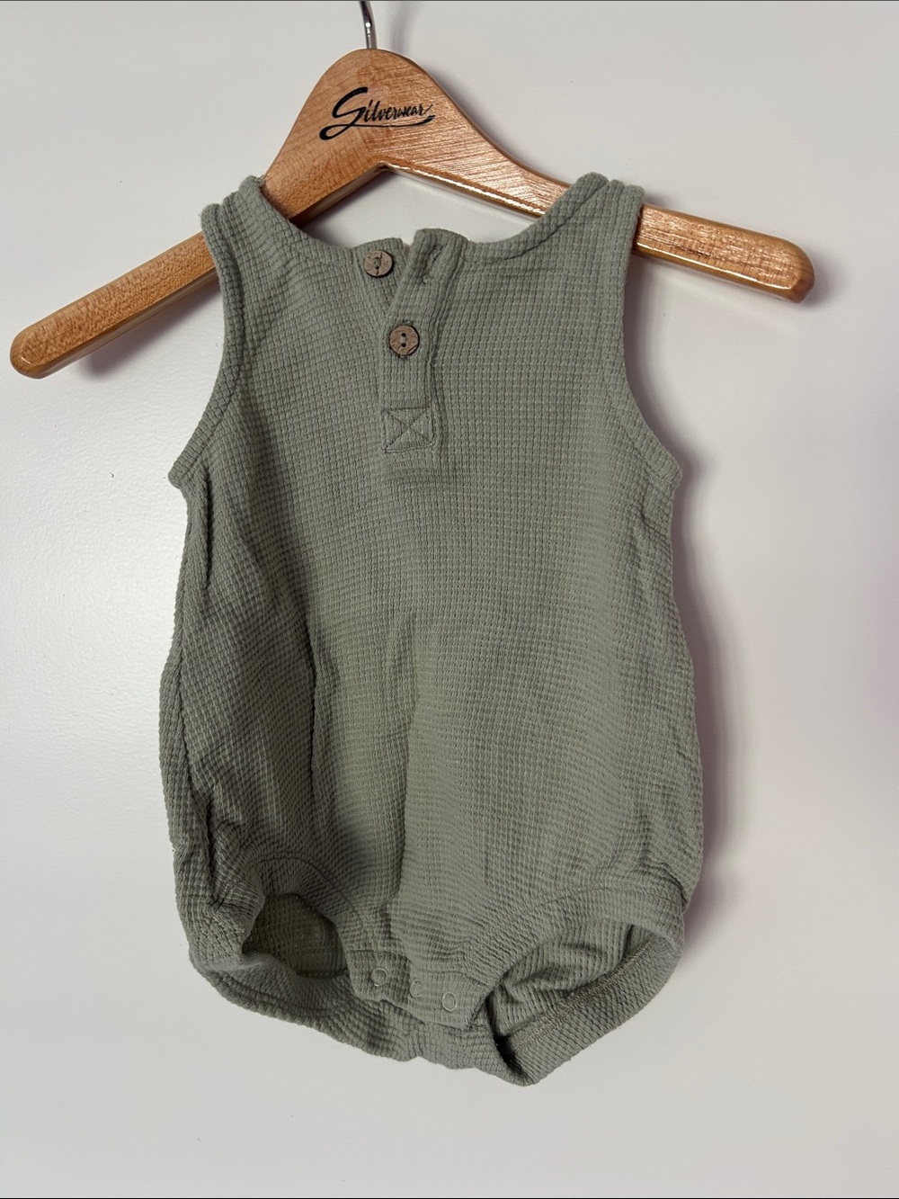 Quincy Mae Waffle Knit Baby Romper in Sage Green size 3-6m